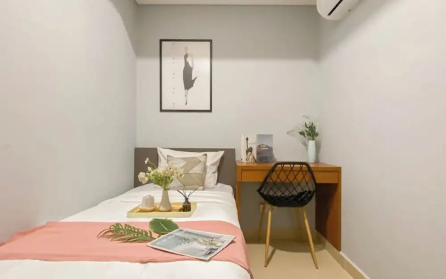 Minimalist and Cozy Living 2BR Pollux Chadstone Apartment