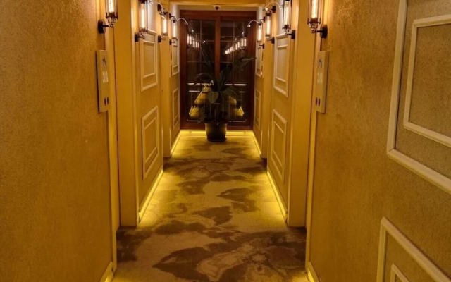Zebra Otel Buca