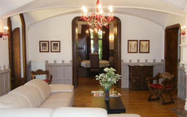 Chateau Tout Y Fault