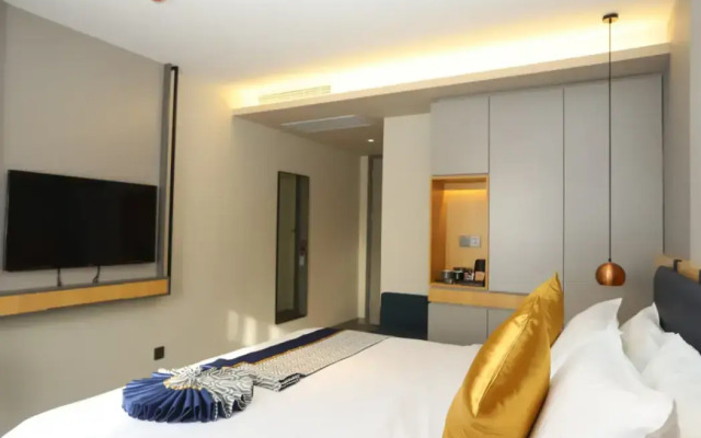 Homeinn Selected Hotel (Qiqihar Longhua Road Dashang Xinmate)