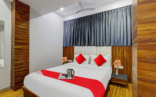 OYO Flagship 70202 Hotel Max