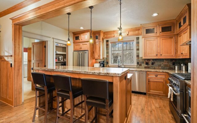 Craftsman-style Awbrey Home features Gas BBQ by RedAwning