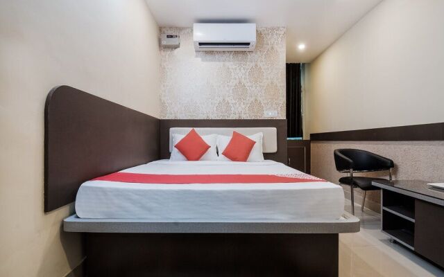 OYO 45609 The Legend Inn