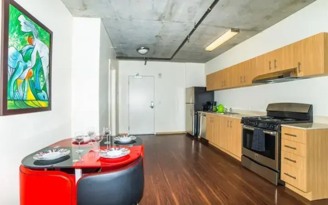 Hollywood Sierra Apartment