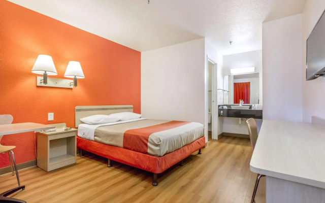 Motel 6 Phoenix, AZ - West