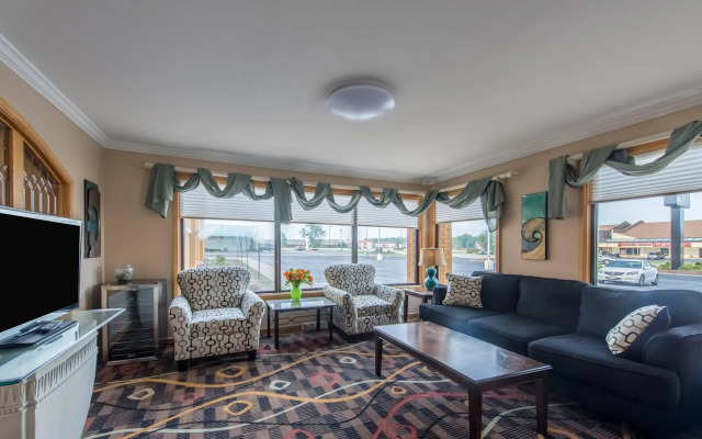 Cardinal Inn & Suites