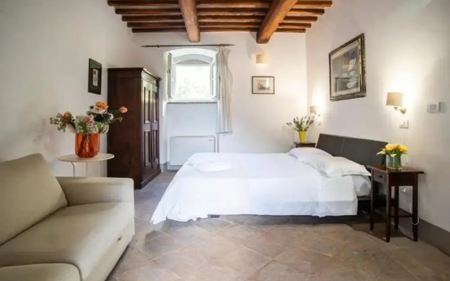 Cosy Apartment With Garden