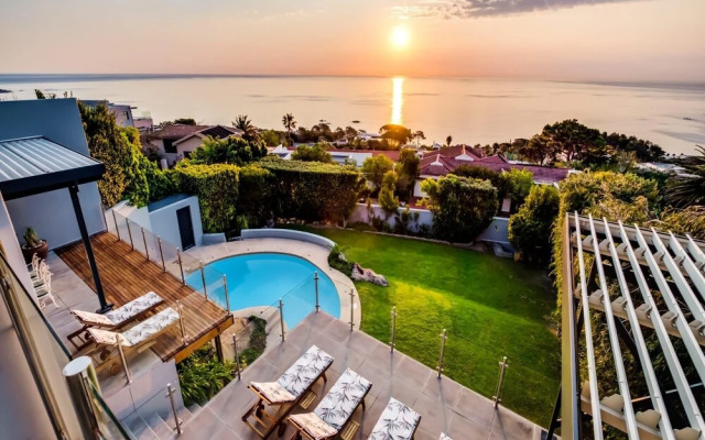 Spindrift in Camps Bay