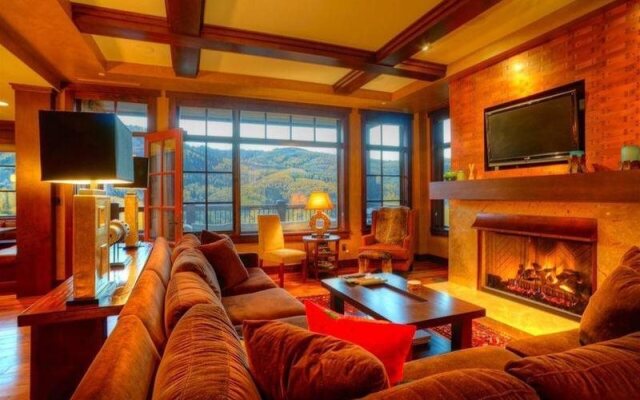 Flagstaff Lodge at Empire Pass