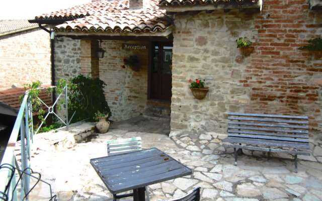 Castello di Cisterna