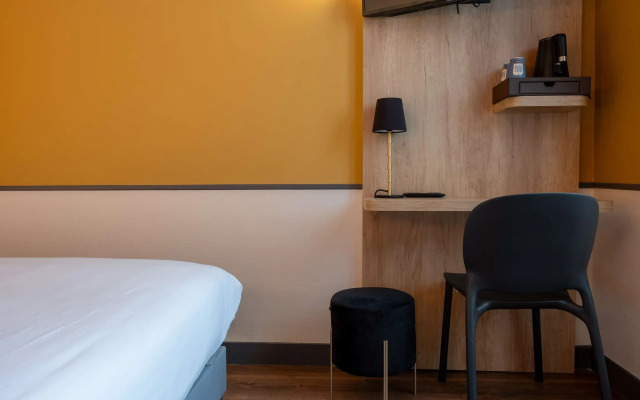 Hôtel Kyriad Paris 10 — Canal Saint Martin-République