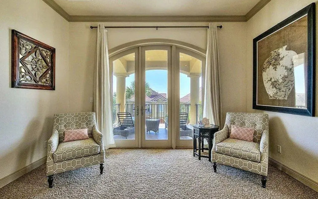 Casa de Palms by RedAwning