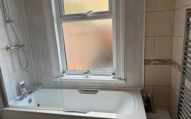 Cozy Leicester Apartment Retreat