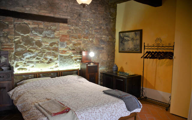 Casa Baronetta - A Cosy Apartment in a Medieval Village