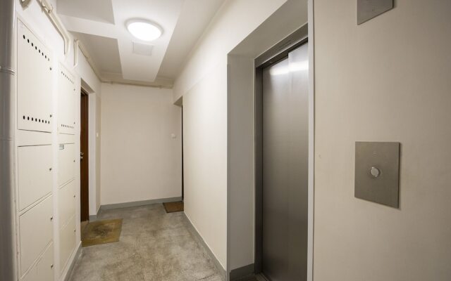 Marszałkowska Apartment by Renters
