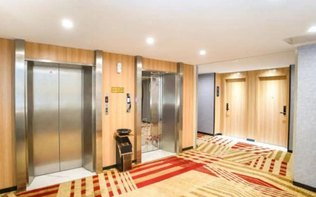 Lanli Lily Hotel (Yangjiang East Huicheng Branch)