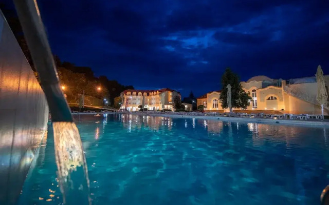 Complex Jasmine Ocna Sibiului  Hotel Helios