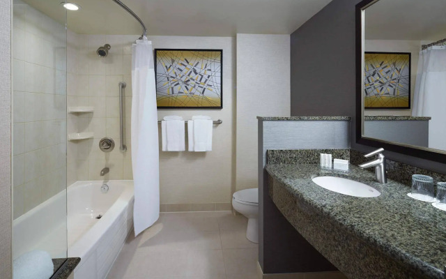 Courtyard by Marriott Montreal Airport
