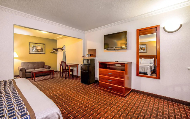 Regency Inn & Suites