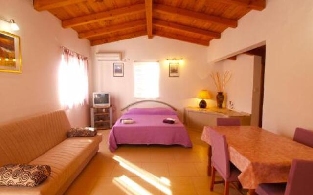 Apartments Iva 1534