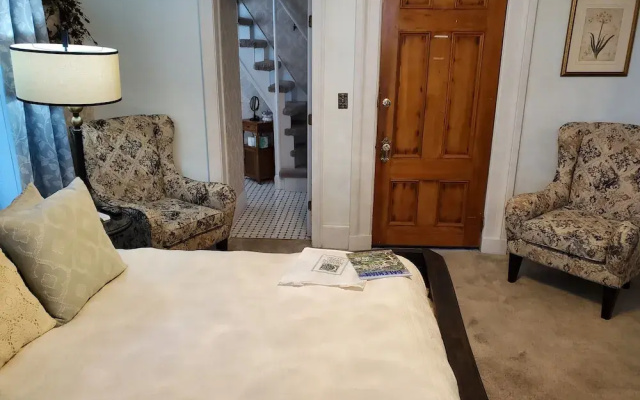 Cloran Mansion Bed & Breakfast