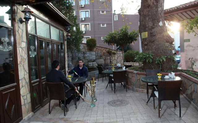 Kadi Konagi Thermal Hotel