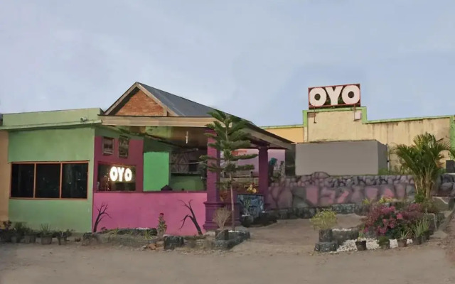 OYO 2410 Intan Hotel