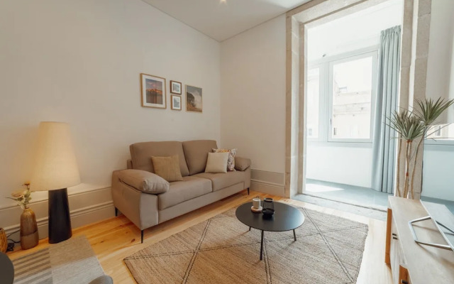 Heart OF Porto Apartment D by Vacationy