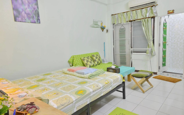 The Backpacker Station