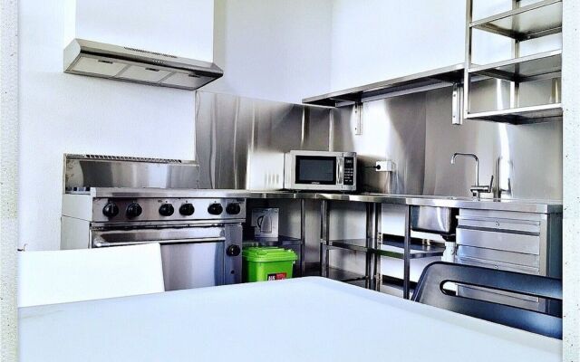 Downtown Backpackers Hostel - note - Valid Passport required for check in