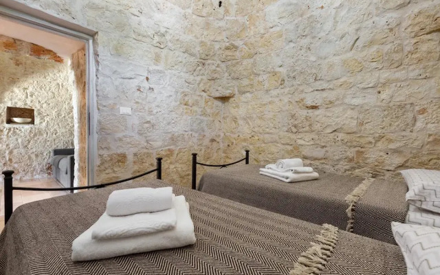 2822 Marì Trullo by Perle di Puglia