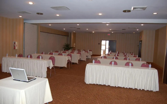 Rodeway Inn & Suites