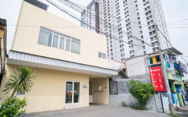 RedDoorz Syariah near Suncity Mall Sidoarjo