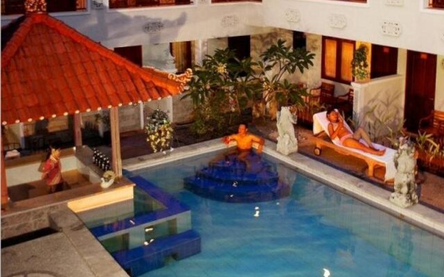 Hotel Miki
