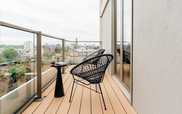 Spacious Apartment in Den Haag With View