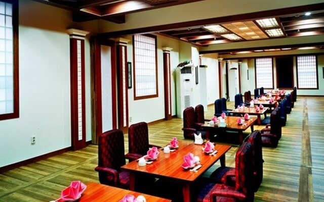 Tourist Hotel Masters