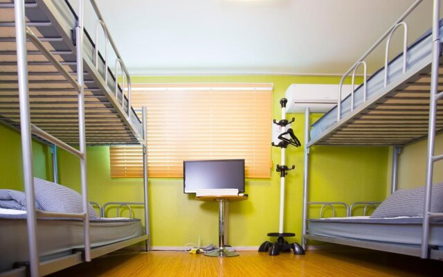 BB Hongdae Hostel