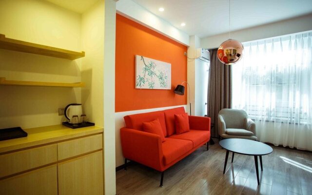 Yoghourt Hotel