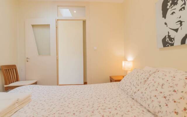 'white House' Apartment- Alfama