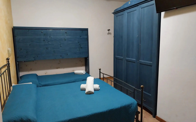 Hotel Carol