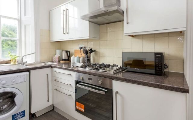 Stunning, Spacious Townhouse Moments From Camden