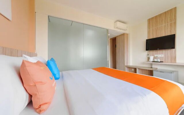 Sans Hotel The Green Bekasi