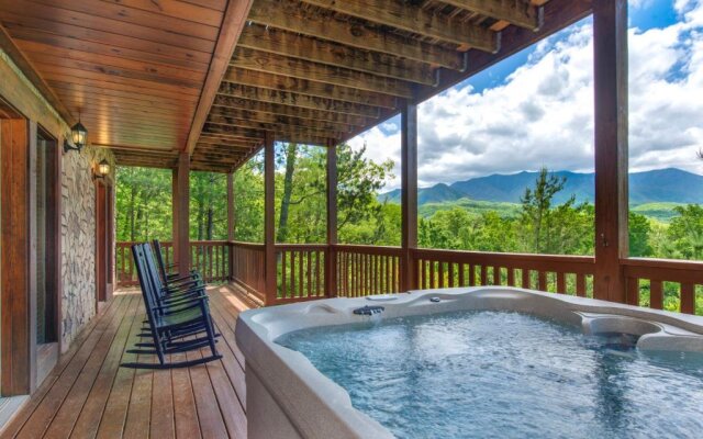 Eagles Point Lodge, 4 Bedrooms, Sleeps 16, View, Pool Access, Game Room