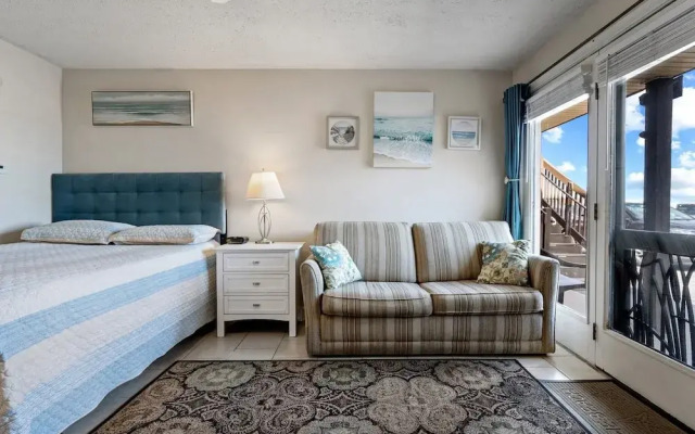 Beachfront Bliss Cozy Studio!