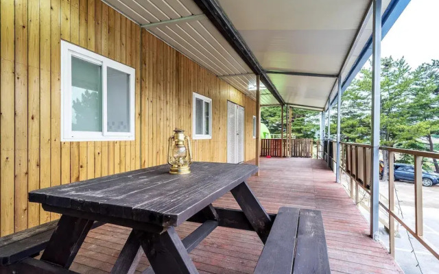 Goseong Jjun Camping Pension