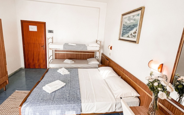 Hotel Sara - 4 Guests Room - N 3