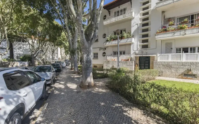 Rustic Seaview Apartment in Cascais