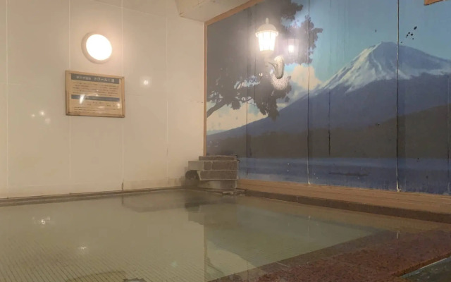 Funabashi Grand Sauna and Capsule Hotel - Caters to Men