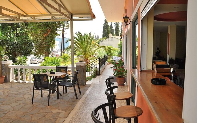 Hotel Pyrros