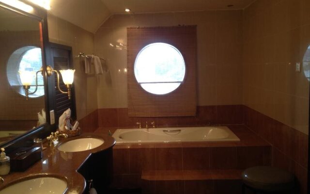 Thanh Thuy Blue Water Hotel